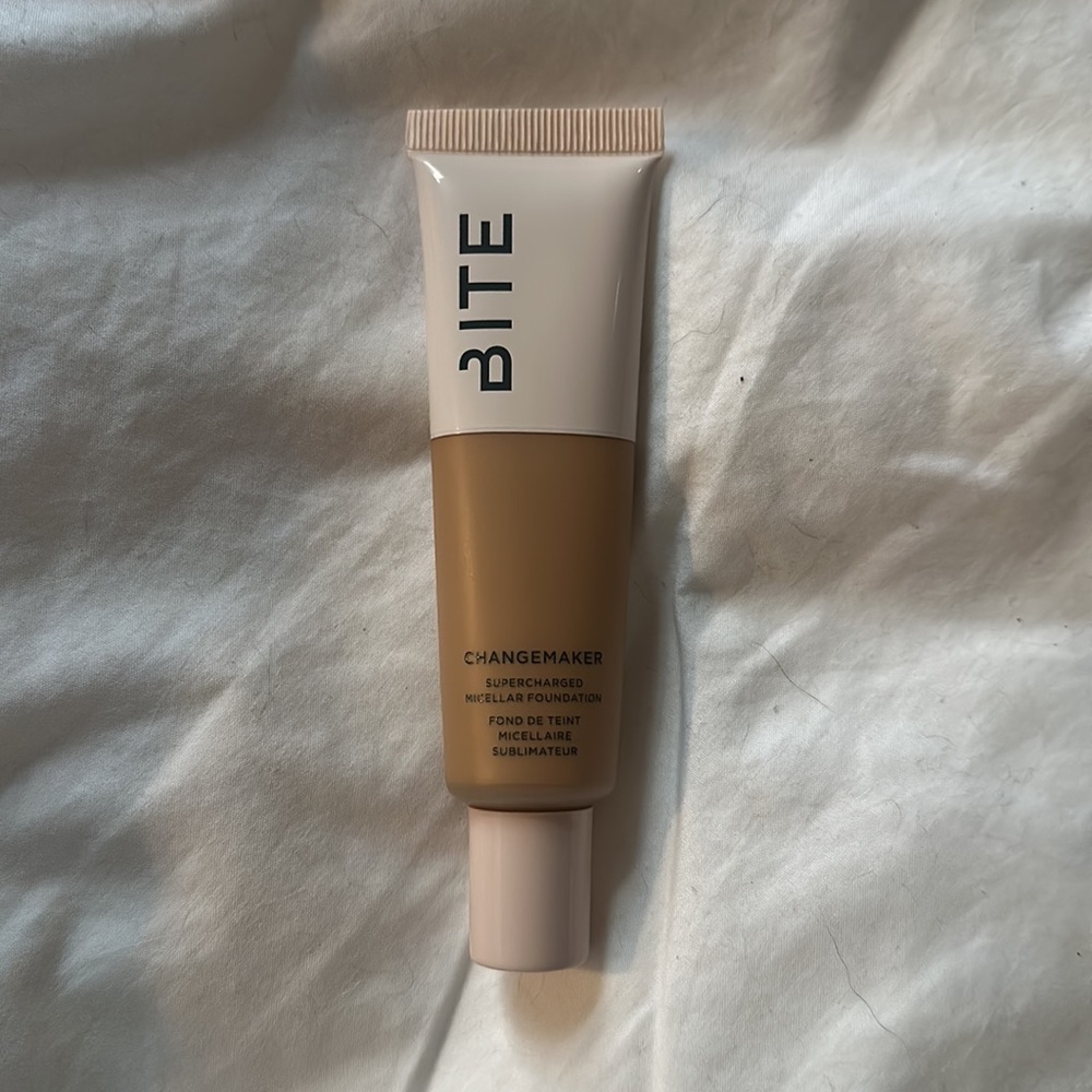 Bite Beauty Changemaker Supercharged Micellar Foundation - T100